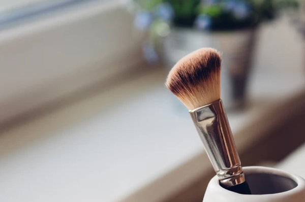 7 Essential Makeup Tips for Sensitive Skin